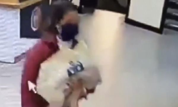 Bebek hırsızı kamerada!